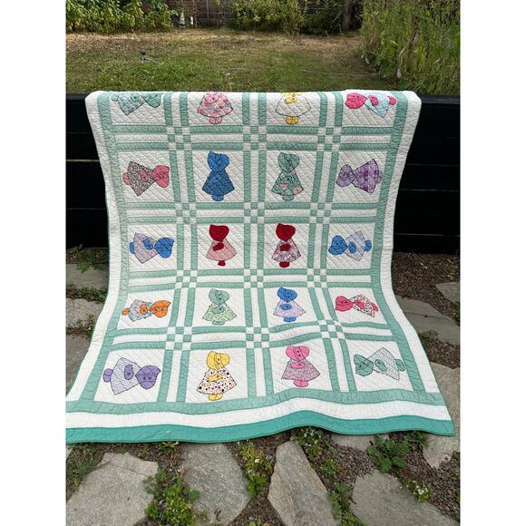 Vintage Quilt 30-40s Era Feedsack Applique Sun Bonnet Sue Farmhouse Cottagecore - Picture 1 of 5